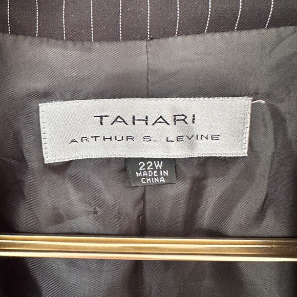🛍️TAHARI jacket - Picture 11 of 12